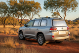 Landcruiser 200 GXL Touring Set with continuous silver rear window screen
