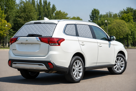 Mitsubishi Outlander Touring Set silver-screen image